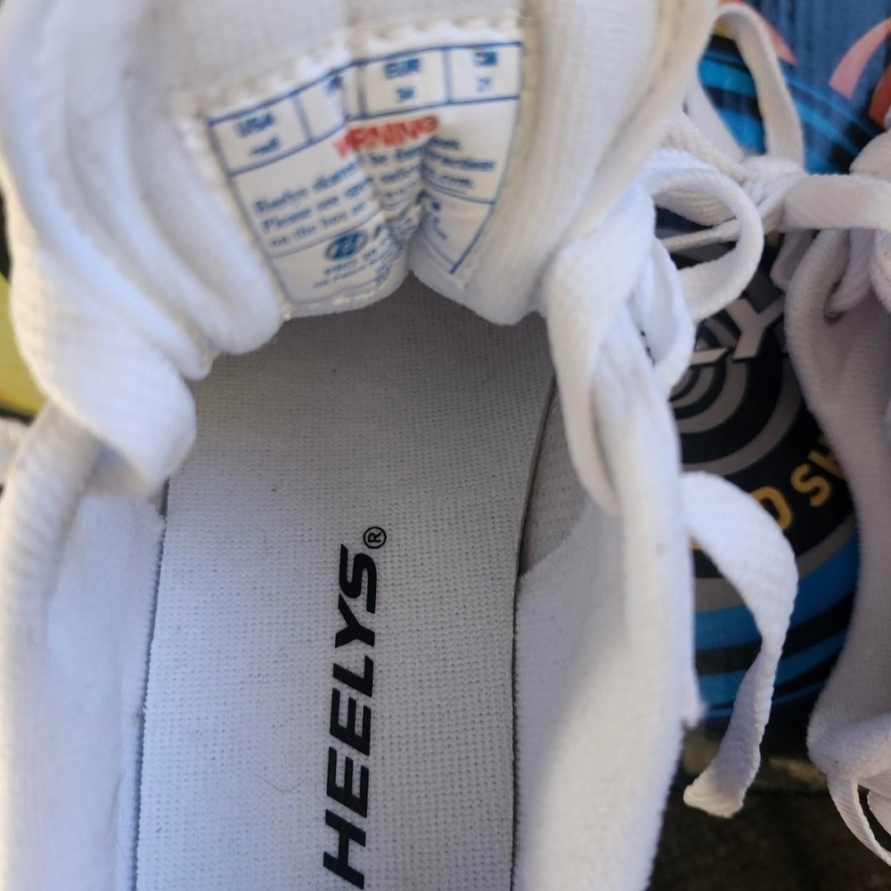 Heelys Kids White Sneakers with Colorful Flames - Picture 3 of 7